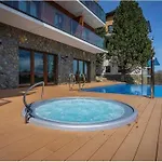 Z Basenem I Jacuzzi Karmelowy Na Dolnej Park A13, Ul Dolna 7a Apartment *