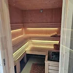 Z Basenem I Jacuzzi Karmelowy Na Dolnej Park A13, Ul Dolna 7a Apartment