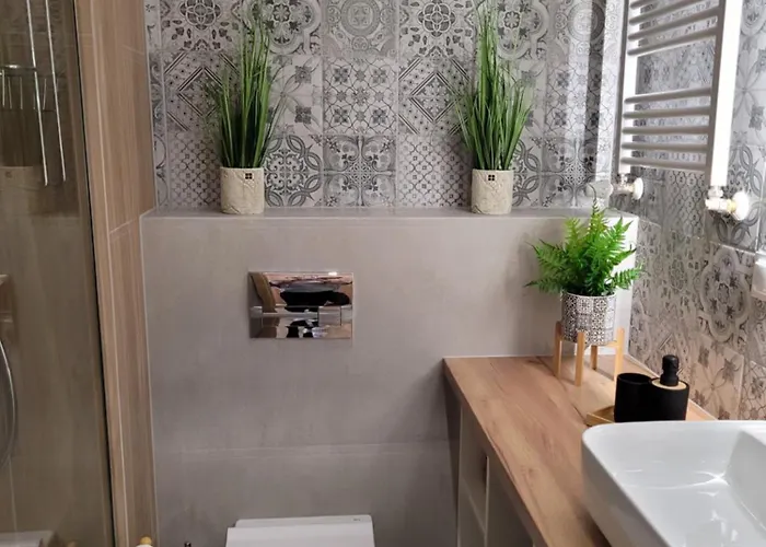 Z Basenem I Jacuzzi Karmelowy Na Dolnej Park A13, Ul Dolna 7a