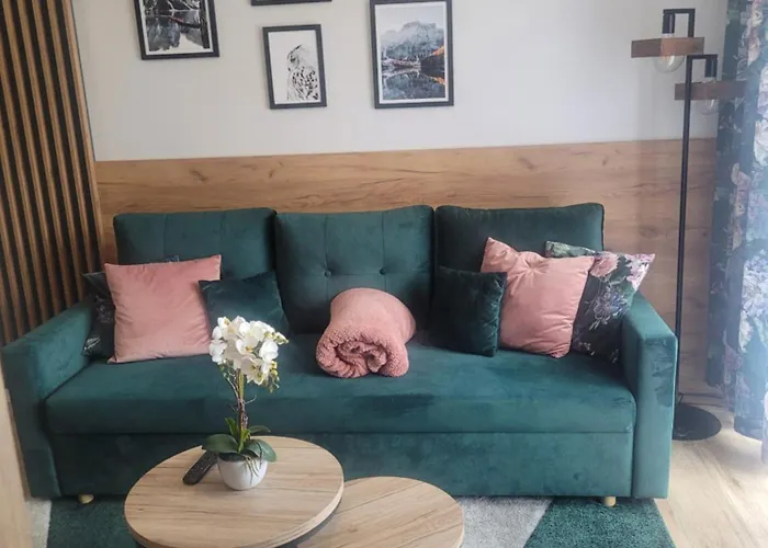 Z Basenem I Jacuzzi Karmelowy Na Dolnej Park A13, Ul Dolna 7a *